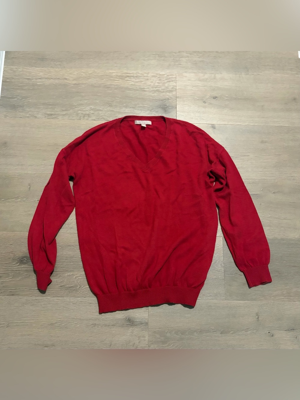 Banana Republic Men's Bright Red V-Neck Sweater